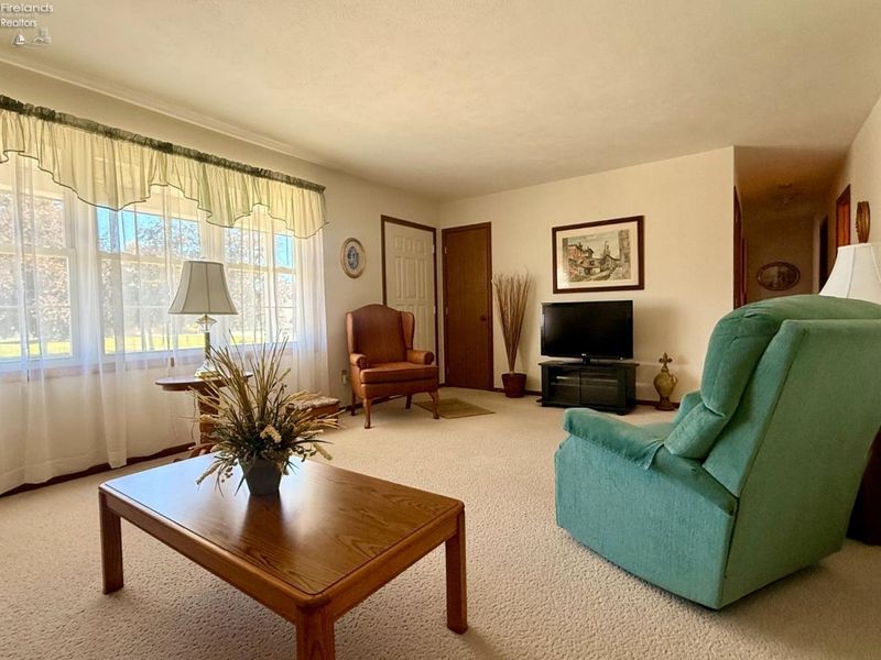 213 S Woodland Avenue, Clyde, OH 43410 Photo 6