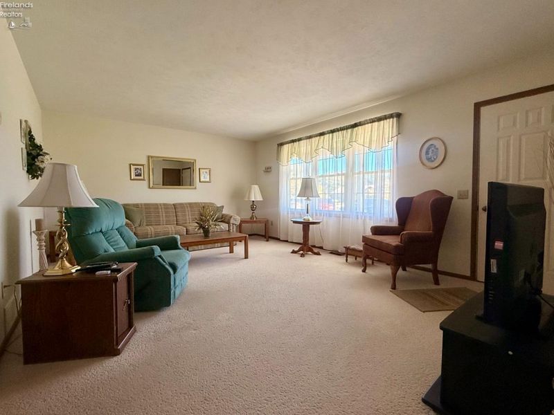 213 S Woodland Avenue, Clyde, OH 43410 Photo 7
