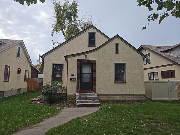 3815 Queen Avenue N, Minneapolis, MN 55412