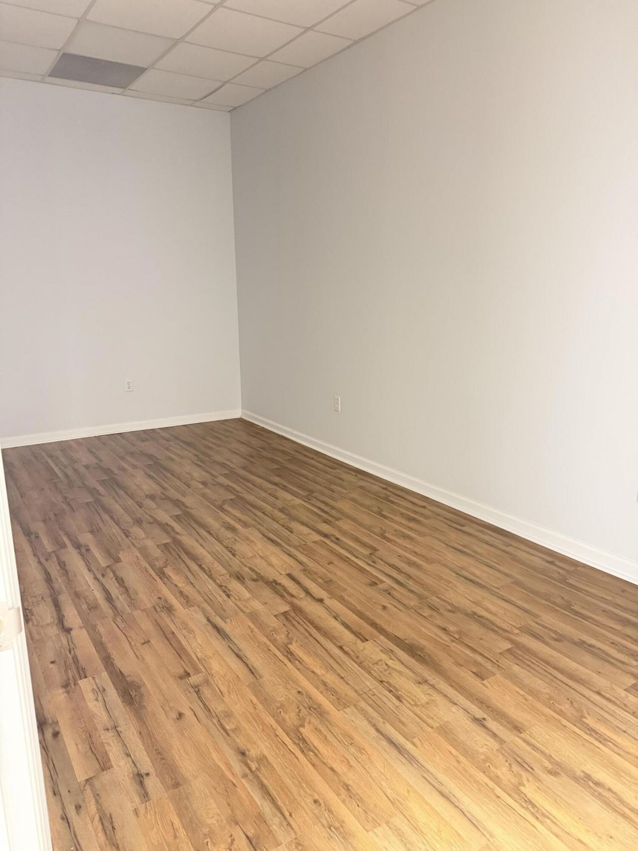 1153 Elm Street W  Photo 14