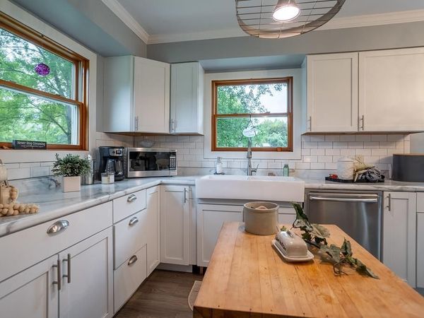 200 Sunset DRIVE, Iola, WI 54990