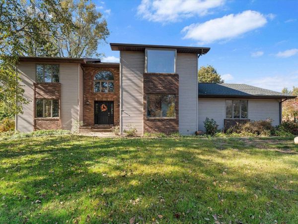 50825 N Trails Drive, Granger, IN 46530