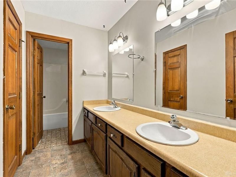 605 Brookwood Drive, Troy, OH 45373 Photo 46