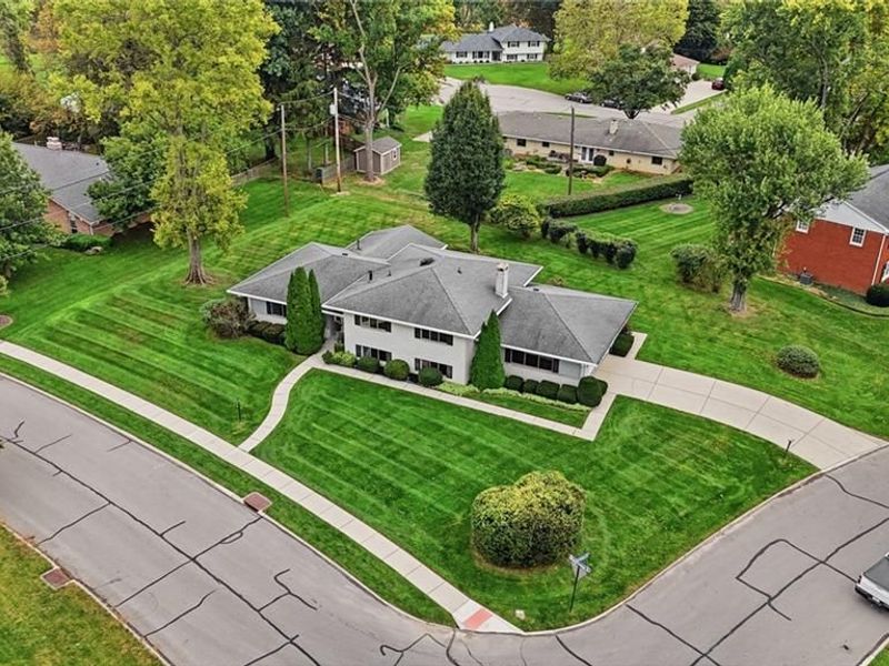 386 Silvertree Lane, Centerville, OH 45459 Photo 2