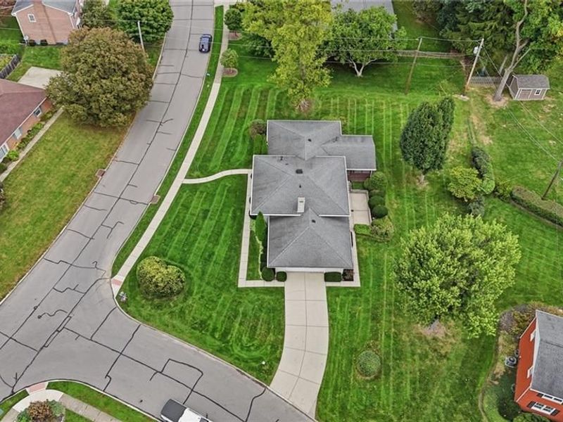 386 Silvertree Lane, Centerville, OH 45459 Photo 3