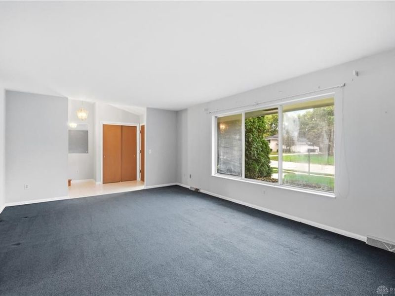 386 Silvertree Lane, Centerville, OH 45459 Photo 6