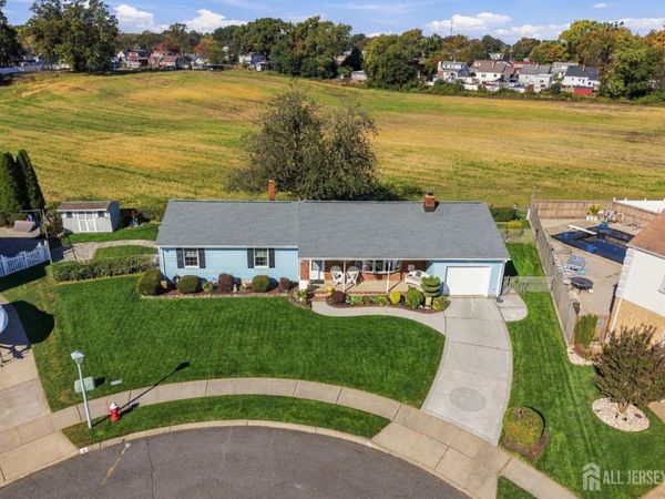 5 Seaman Court , South Amboy, NJ 08879