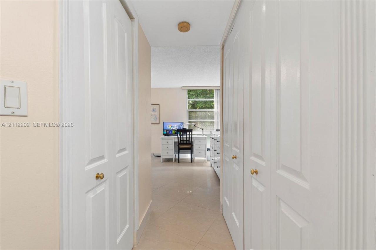 3401 N Country Club Dr, Unit 311, Aventura, FL 33180 Photo