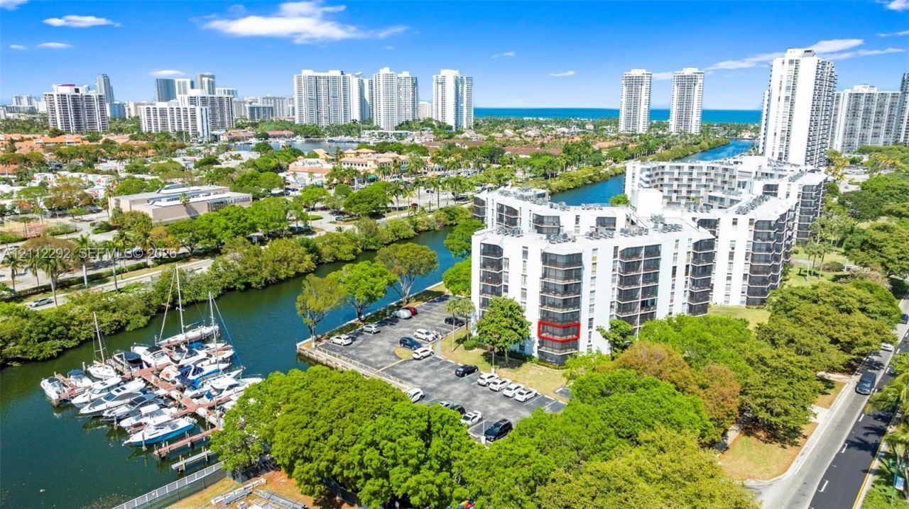 3401 N Country Club Dr, Unit 311, Aventura, FL 33180 Photo