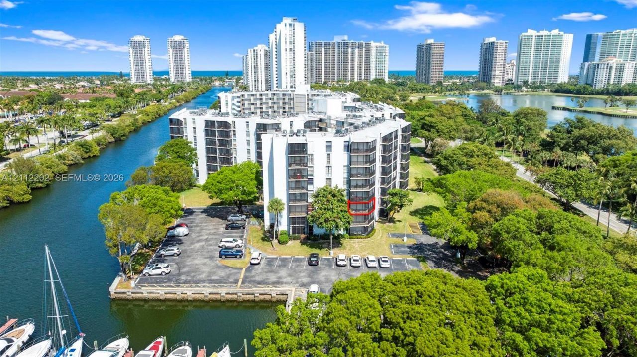 3401 N Country Club Dr, Unit 311, Aventura, FL 33180 Photo