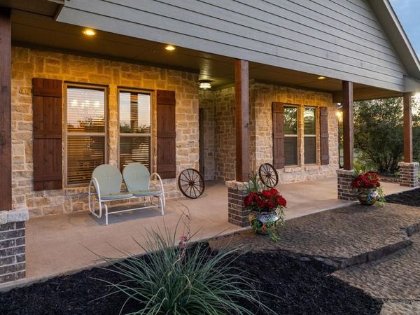 516 Spring Town Road, Van Alstyne, TX 75495