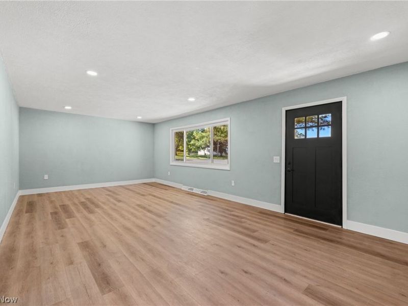 201 N Woodhill Drive, Amherst, OH 44001 Photo 7