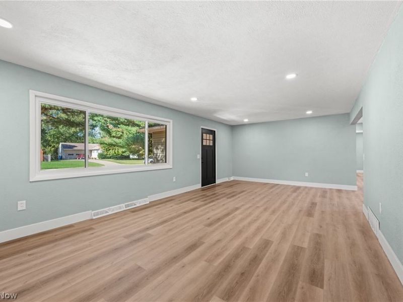201 N Woodhill Drive, Amherst, OH 44001 Photo 8