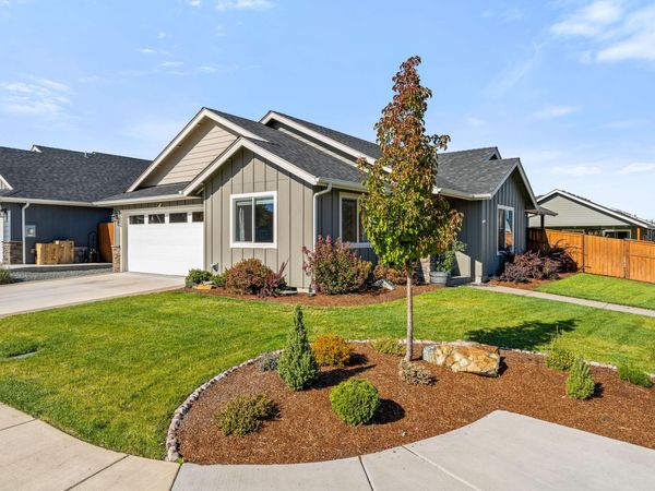 2804 SW Eastwood Lane, Grants Pass, OR 97527