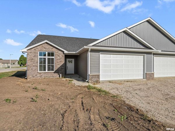 1720 MAGNOLIA Drive, Chatham, IL 62629