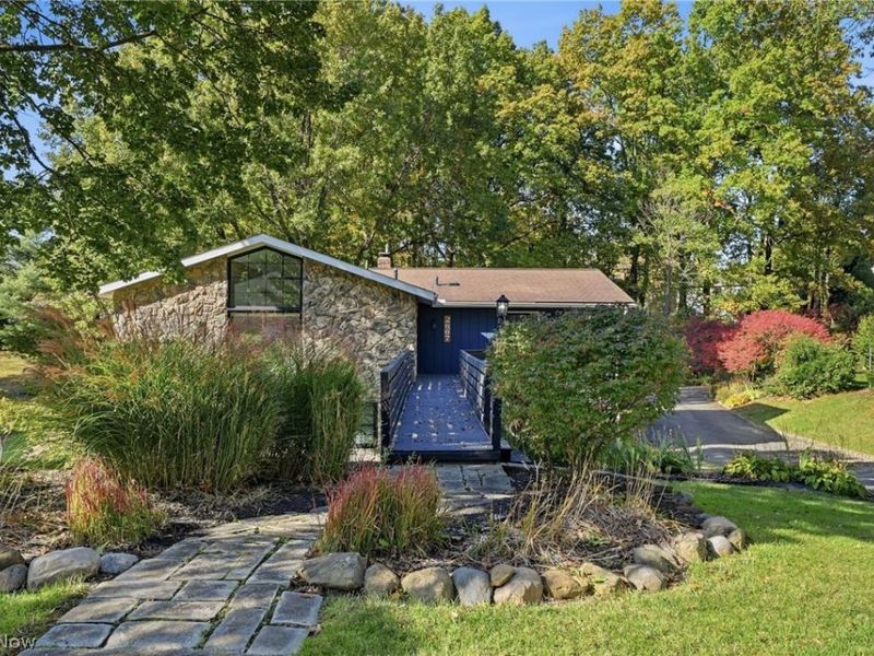 2667 Olentangy Drive, Akron, OH 44333 Photo 3