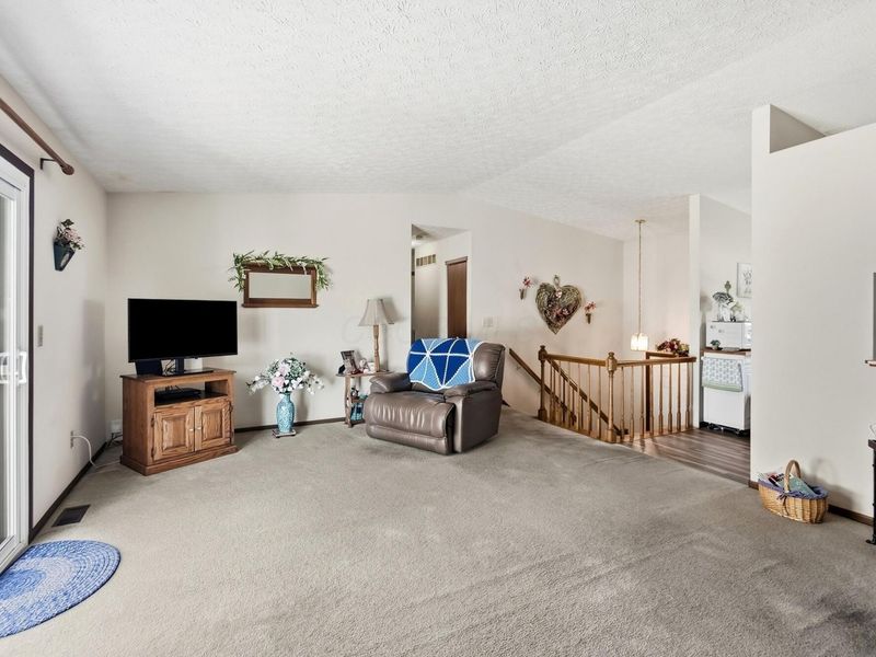 6916 Finchley Drive , Reynoldsburg, OH 43068 Photo 9