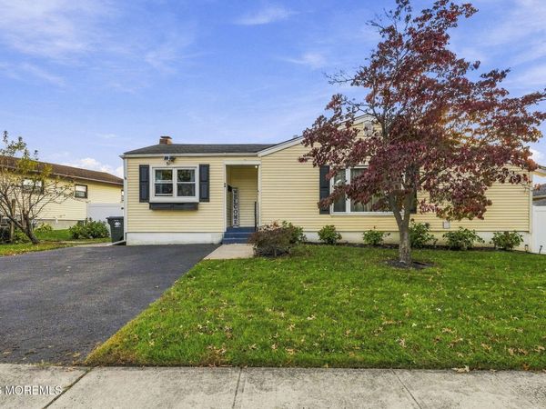 54 Boulevard E, Laurence Harbor, NJ 07735