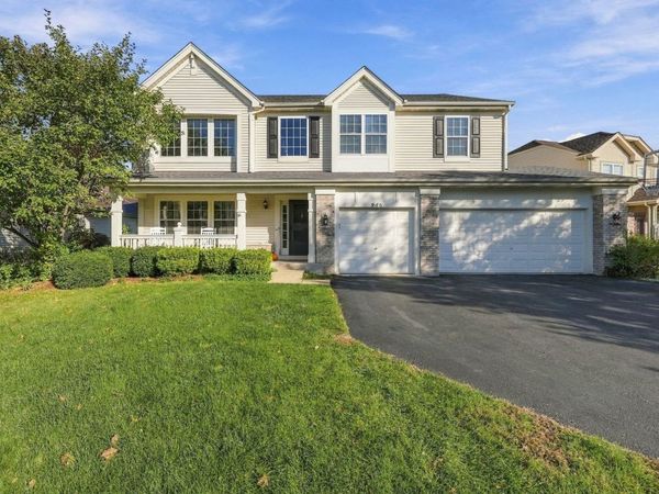 946 Oxford Court , Pingree Grove, IL 60140