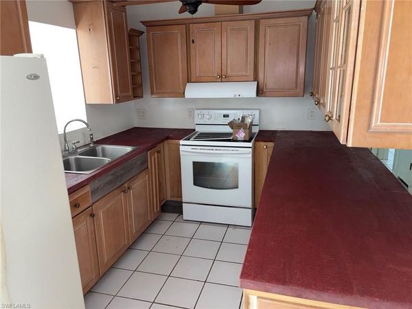 2416 Andrew DR , NAPLES, FL 34112