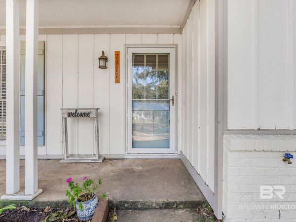 7911 Country Drive, Mobile, AL 36619
