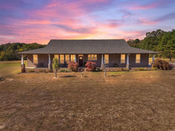 2900 Deer Creek Rd , Benton, AR 72015