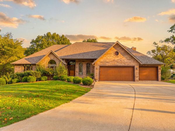 110 Woodleigh Road , Branson, MO 65616