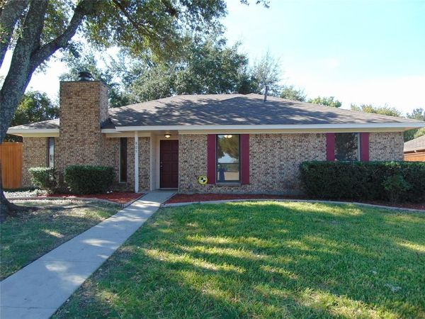 809 Broadmoor Drive, Mesquite, TX 75149