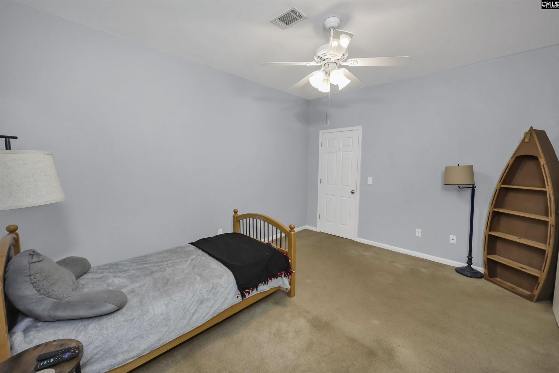 122 Fredricksburg Way  Photo 17