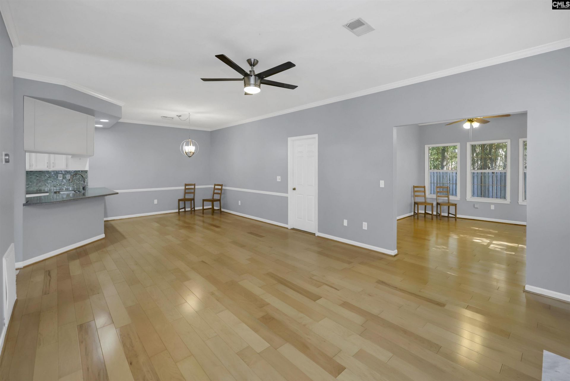 122 Fredricksburg Way  Photo 5