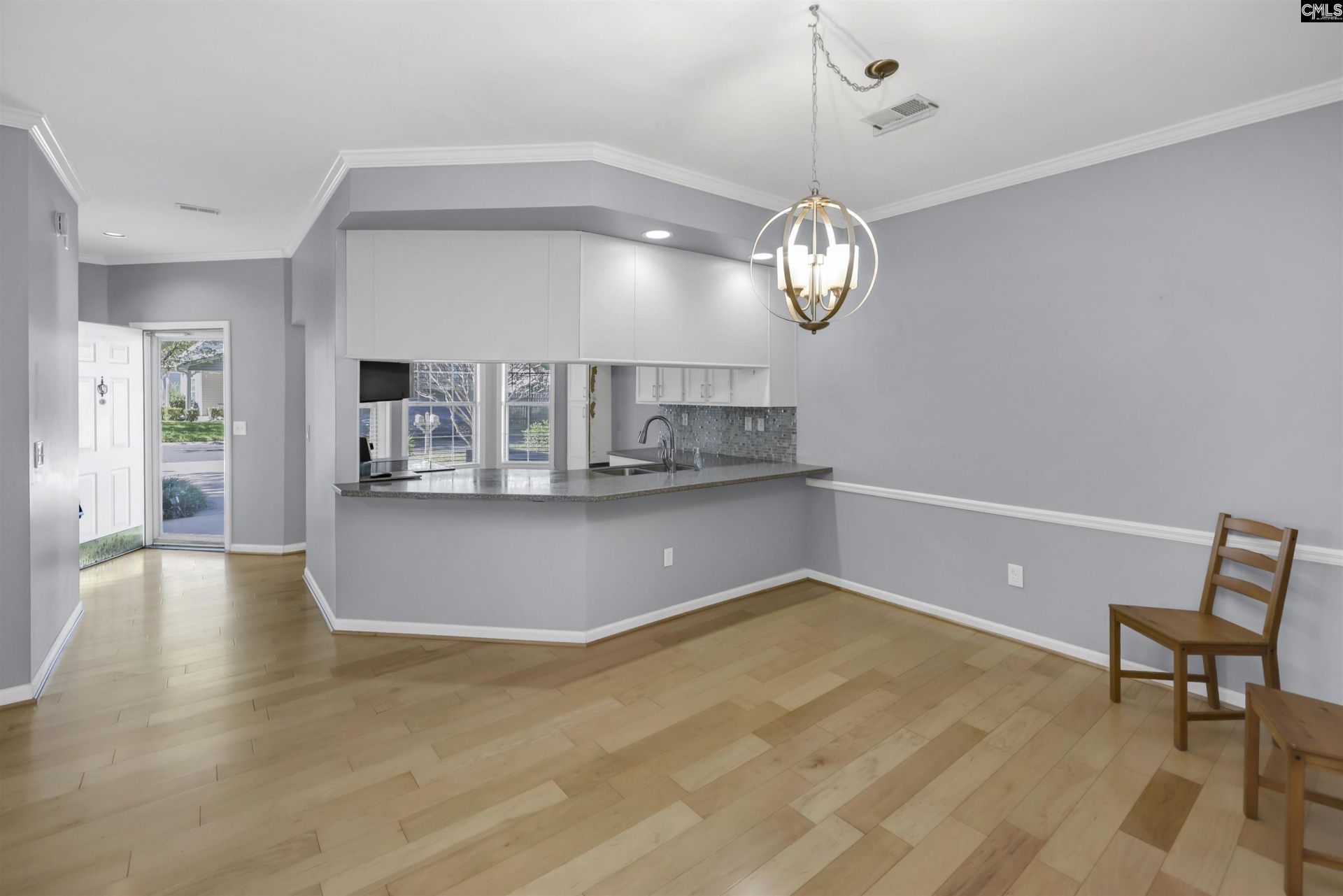 122 Fredricksburg Way  Photo 8