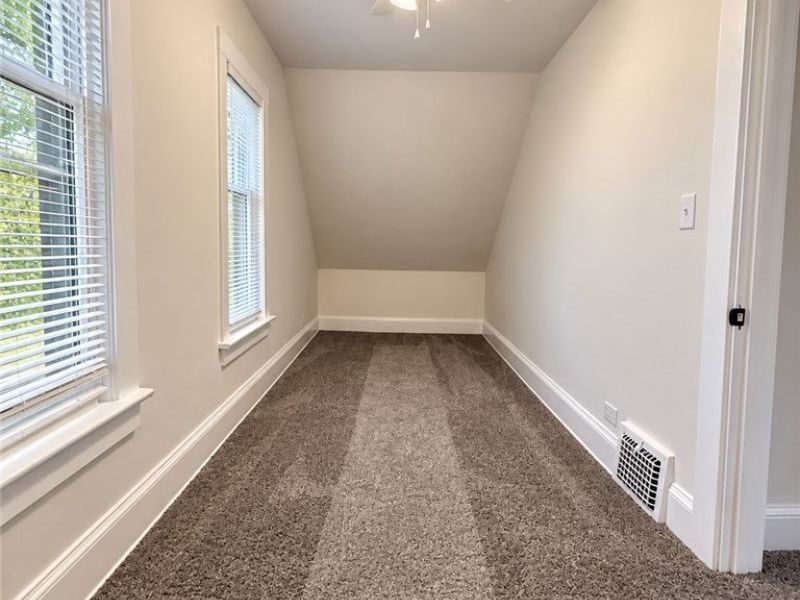 3856 W 17th Street, Cleveland, OH 44109 Photo 17