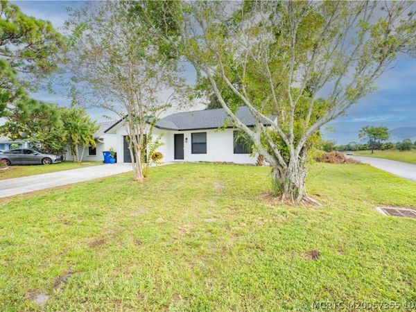 5030 SE Dell Street , Stuart, FL 34997