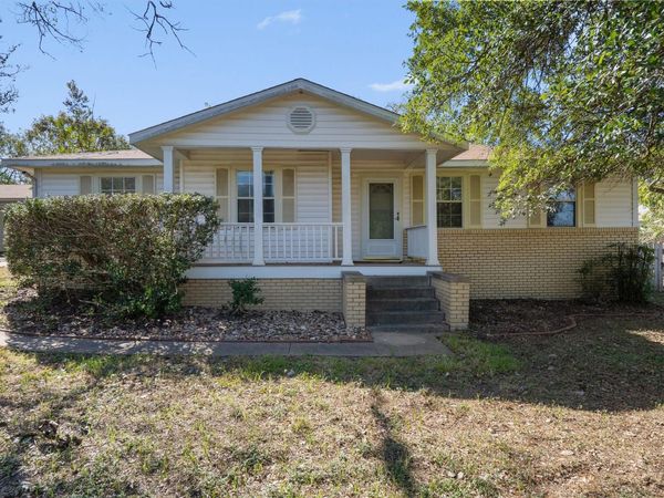 602 E 2nd ST , Georgetown, TX 78626