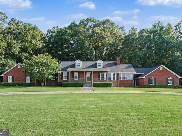 585 P J East Road, Covington, GA 30014