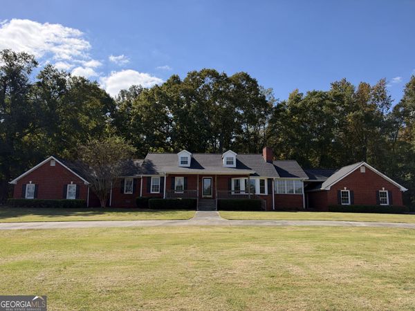 585 P J East Road, Covington, GA 30014