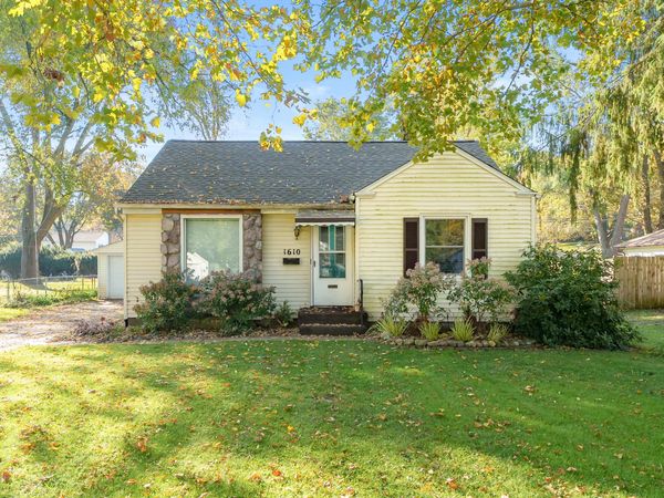 1610 Fulton Street, Kalamazoo, MI 49001