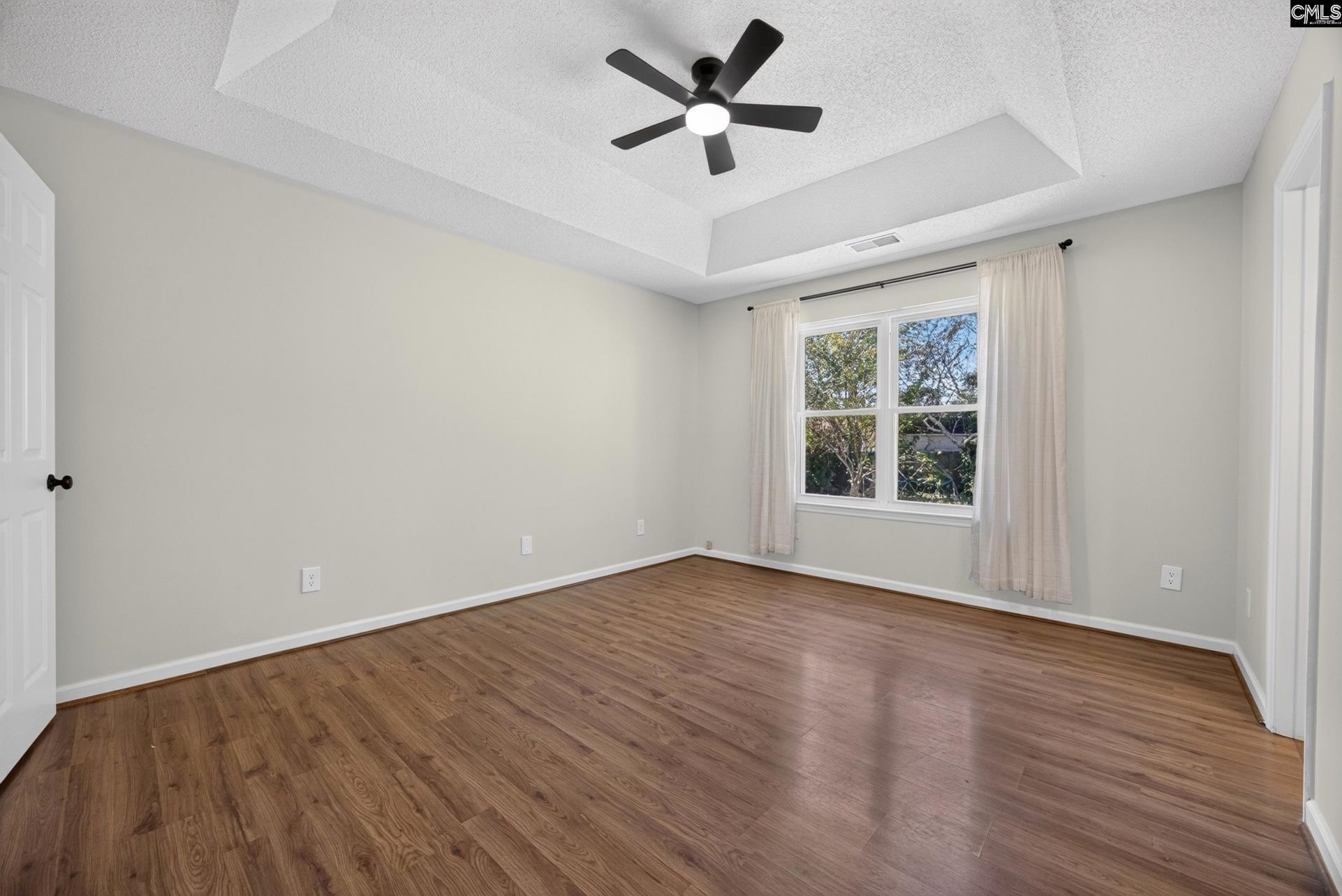 425 Elmhurst Court  Photo 10