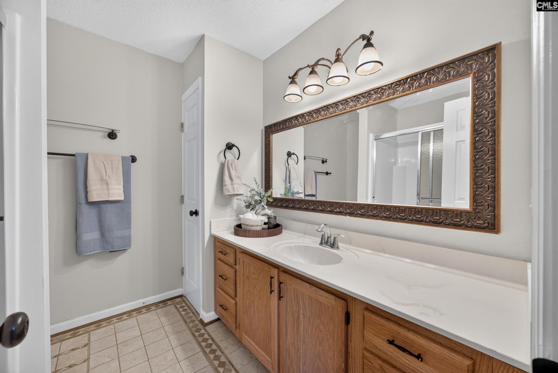 425 Elmhurst Court  Photo 11