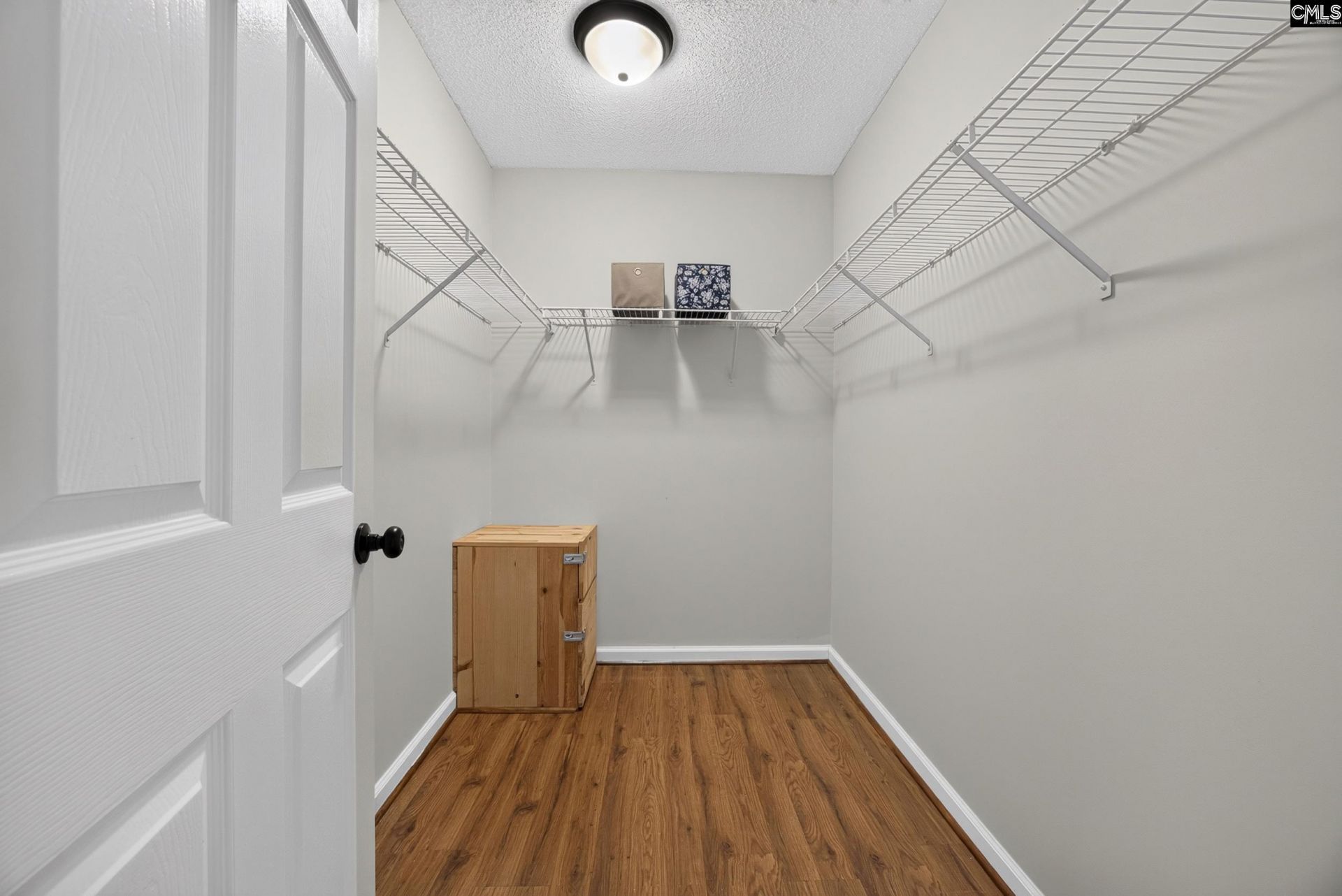 425 Elmhurst Court  Photo 13