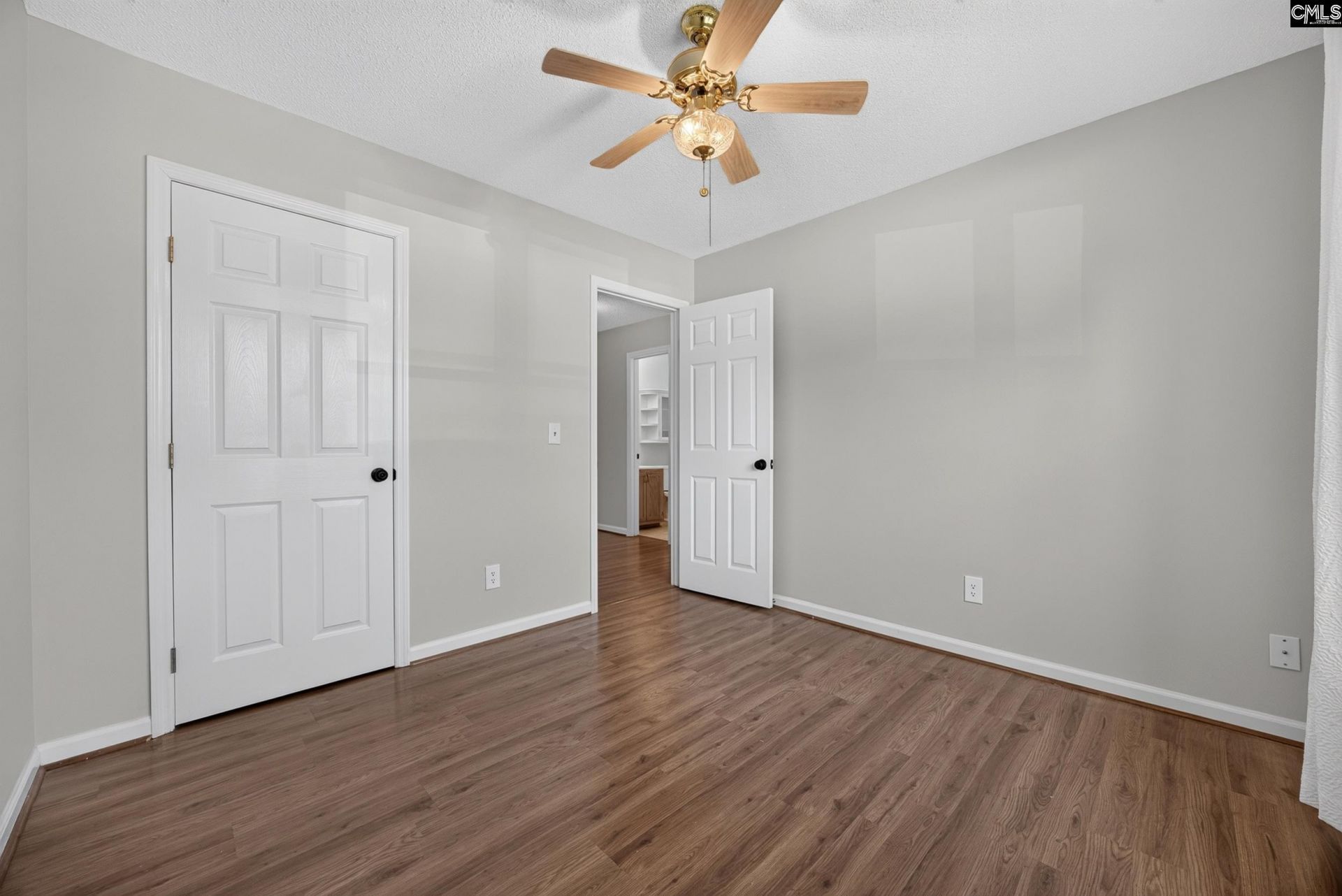 425 Elmhurst Court  Photo 15