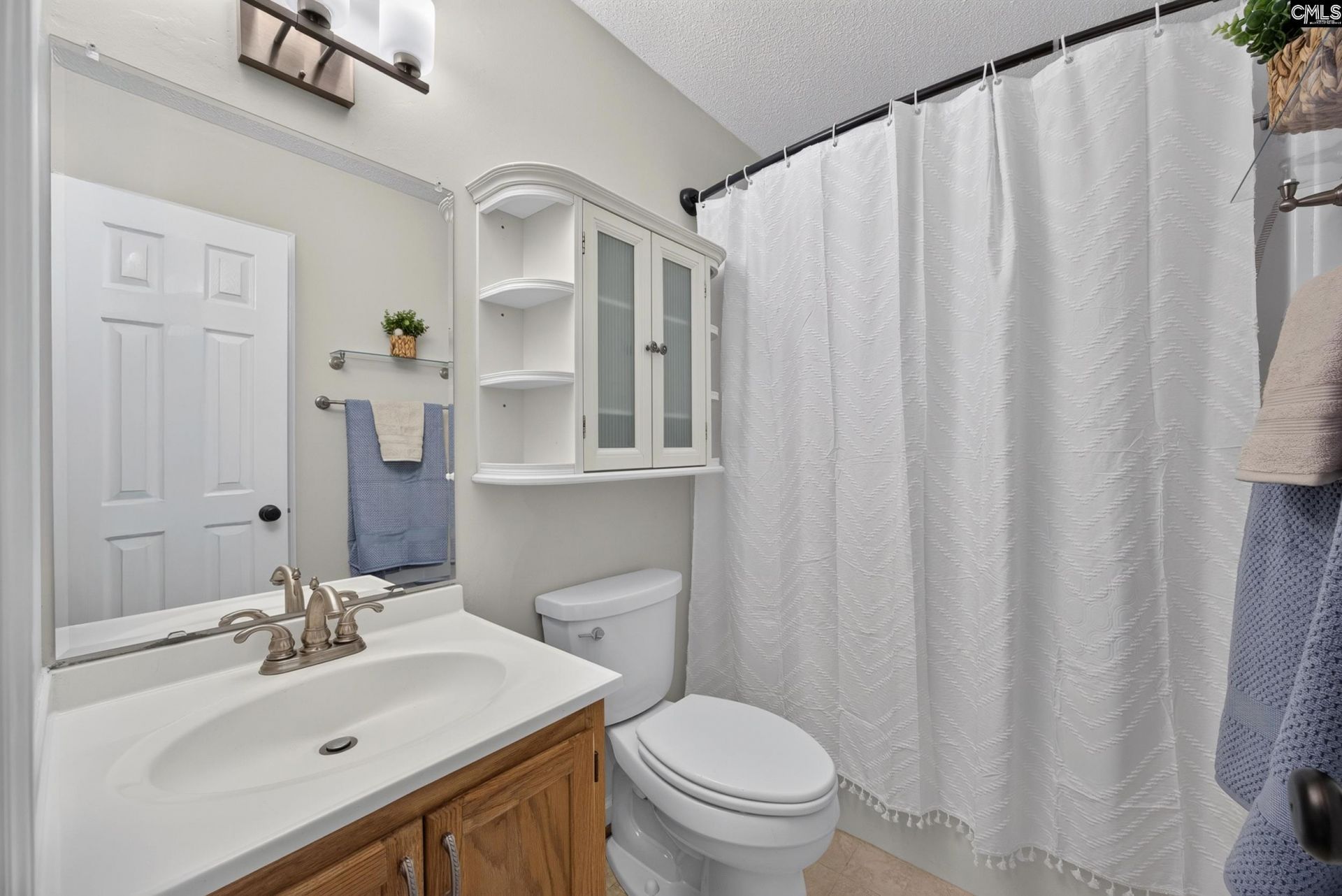 425 Elmhurst Court  Photo 16