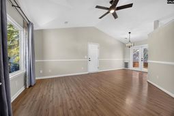 425 Elmhurst Court  photo 4