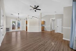 425 Elmhurst Court  photo 4