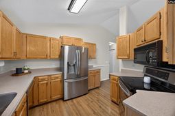 425 Elmhurst Court  photo 4