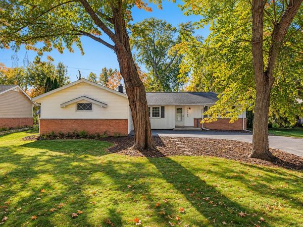 12123 W Diane Dr, Wauwatosa, WI 53226