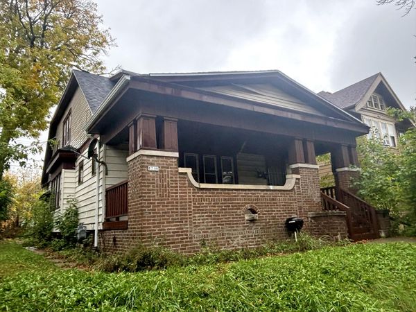 2519 N 49th St, Milwaukee, WI 53210