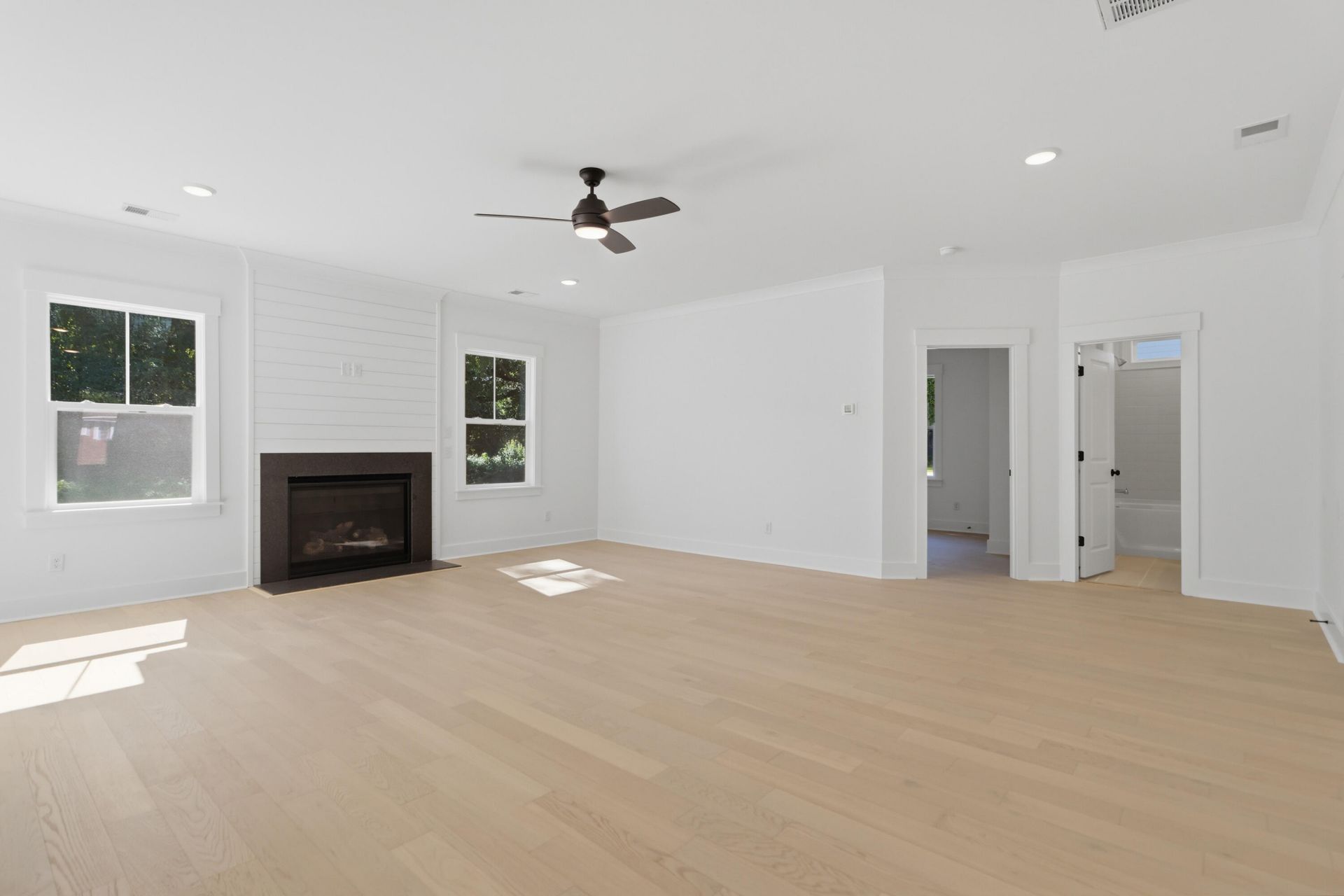 1411 Iroquois Street Photo 14