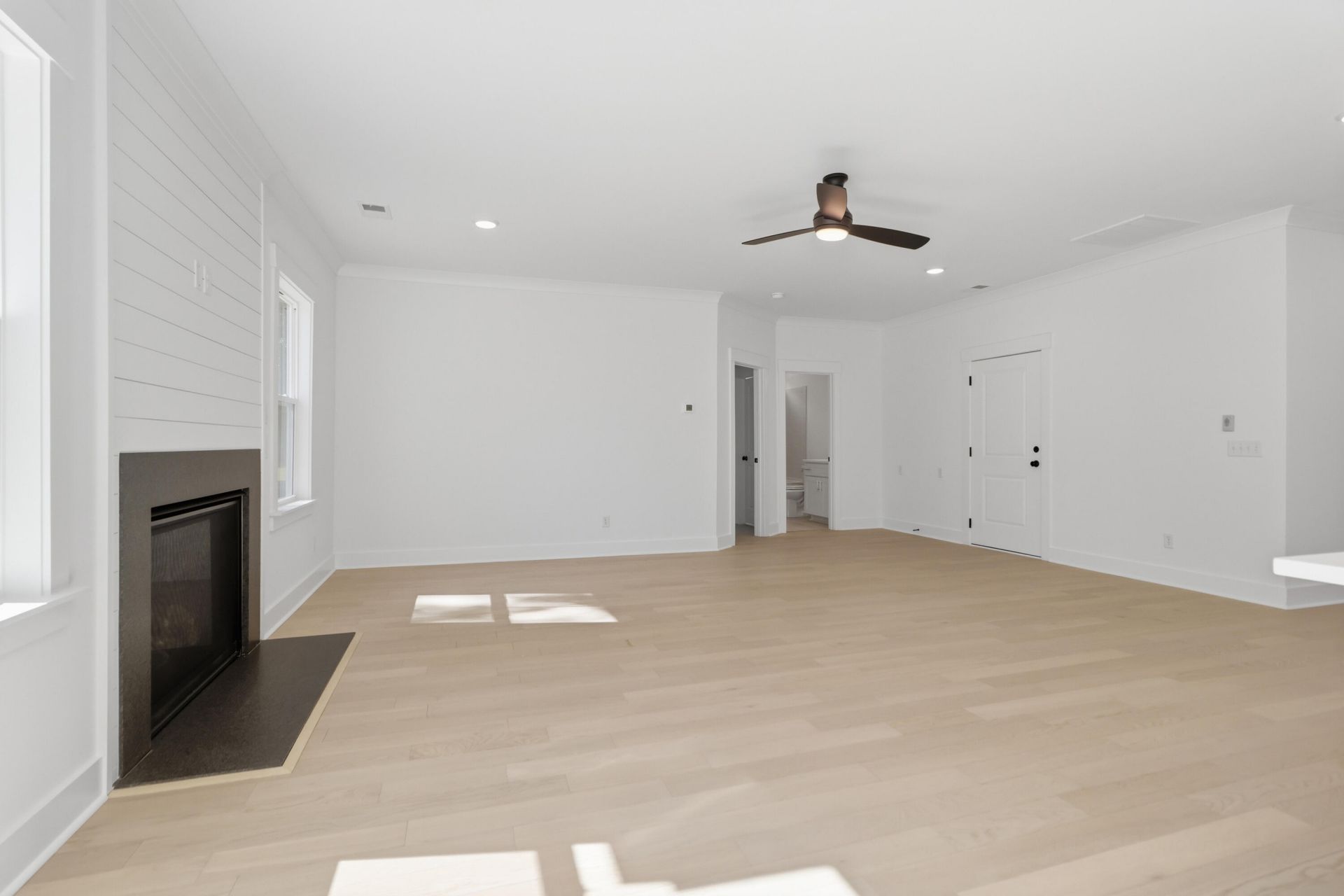 1411 Iroquois Street Photo 15
