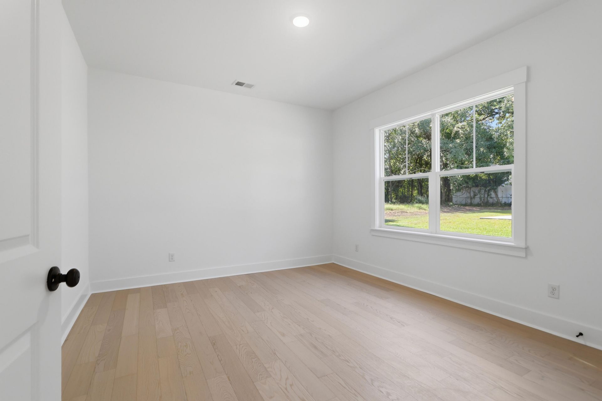1411 Iroquois Street Photo 22